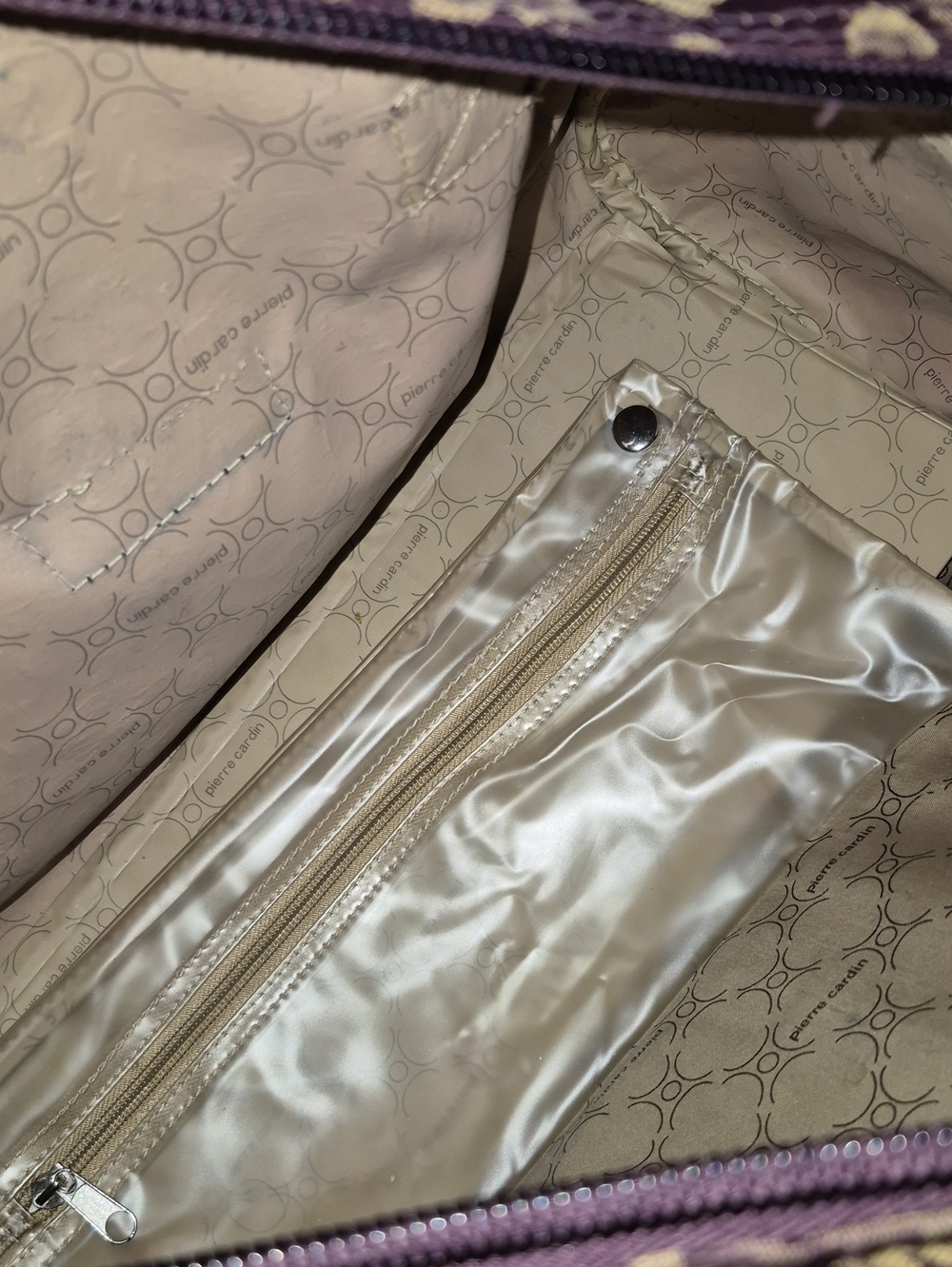 Pierre Cardin, French fashion designer,tapestry and jacquard piece.avant-garde. - Picture 9 of 16